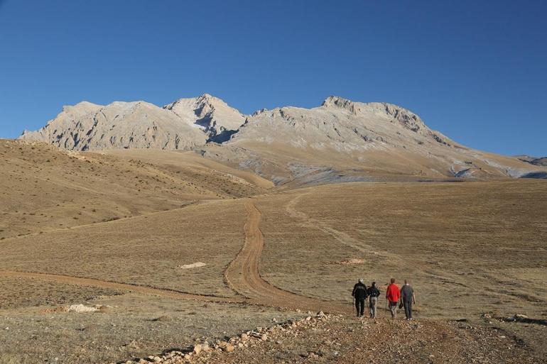 Zirveye ulaşmak mansiyon sadece... Doğa başlı başına bir ödül