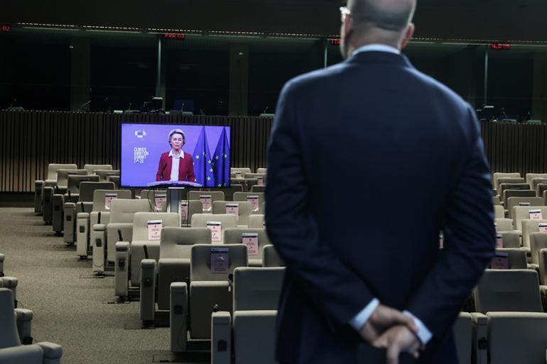 AB'den İngiltere'ye tehdit gibi mesaj: Bizim kuralımıza göre oynamalı!