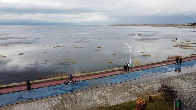 Beyşehir Gölü kıyısındaki parklara hafta içinde de ilgi arttı