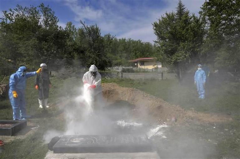 Son dakika...İranda koronavirüs salgınına ilişkin korkutan görüntüler ortaya çıktı