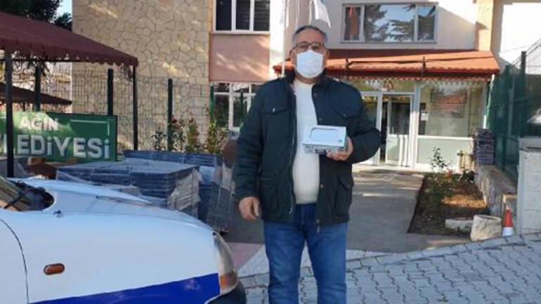 Elazığda, belediyeden kısıtlamada dronla maske dağıtımı
