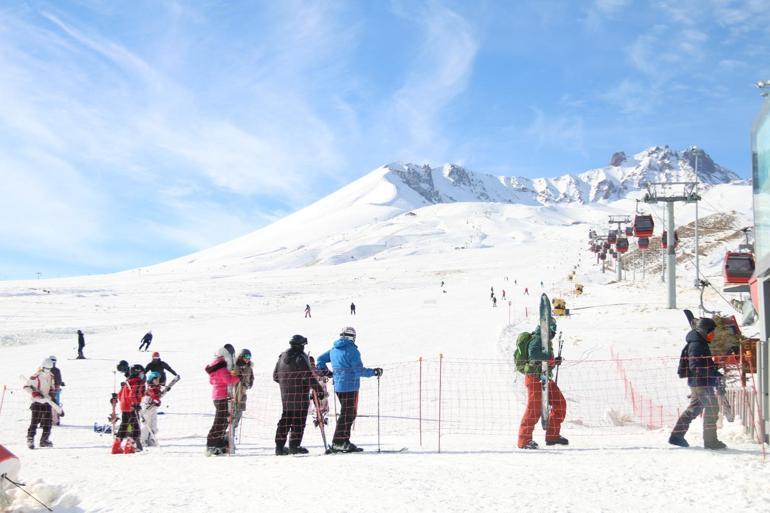 Erciyes Kayak Merkezi'ne yabancı turist ilgisi