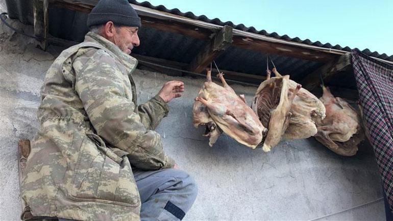 Son dakika... Elektrik ve telefon direklerine asılıyor... Tanesi 300 TL