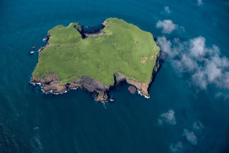 Koca adada 100 yıldır boş duruyor! ‘Dünyanın en yalnız evi’ olarak adlandırıyorlar...