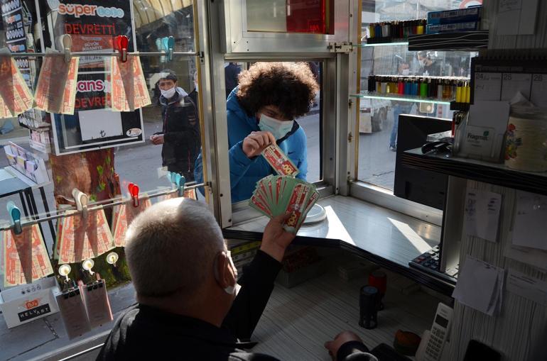 Son dakika... Milli Piyango’nun yılbaşı biletlerine Aksaray’da yoğun ilgi