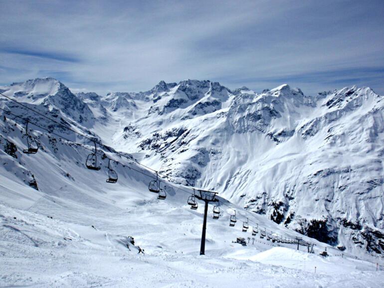 Yurt dışında gidilecek en güzel 6 kayak merkezi