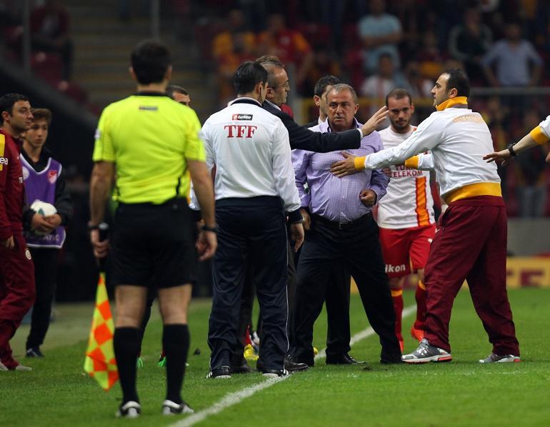 Galatasaray'da Fatih Terim'in cezalı olduğu maçlarda büyük kayıp!