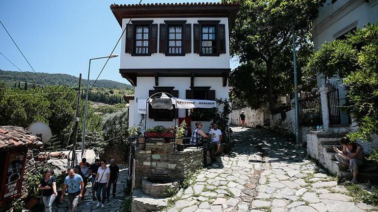 'Kıyamet köyü' 4 günlük yılbaşı tatili için tamamen doldu! Muhtarı arayıp yer soruyorlar