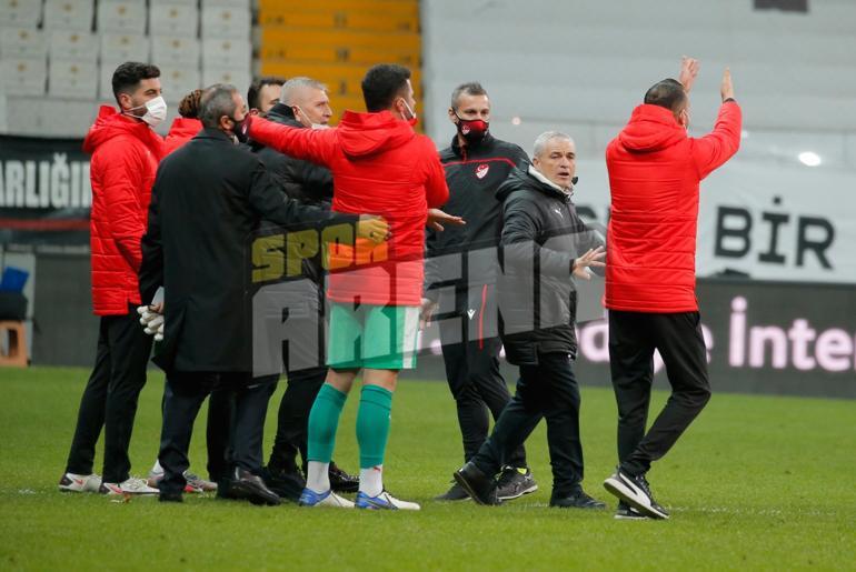 Beşiktaş - Sivasspor maçında Hakan Arslan'ın kırmızı kartı Avrupa'da da gündem oldu! Arda Kardeşler...