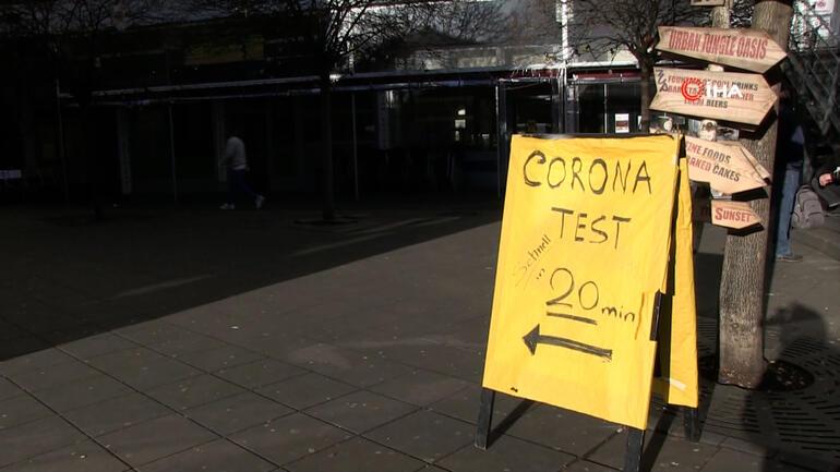Almanya'da vaka sayıları artarken restoran ve kafeler koronavirüs test merkezine dönüştürüldü