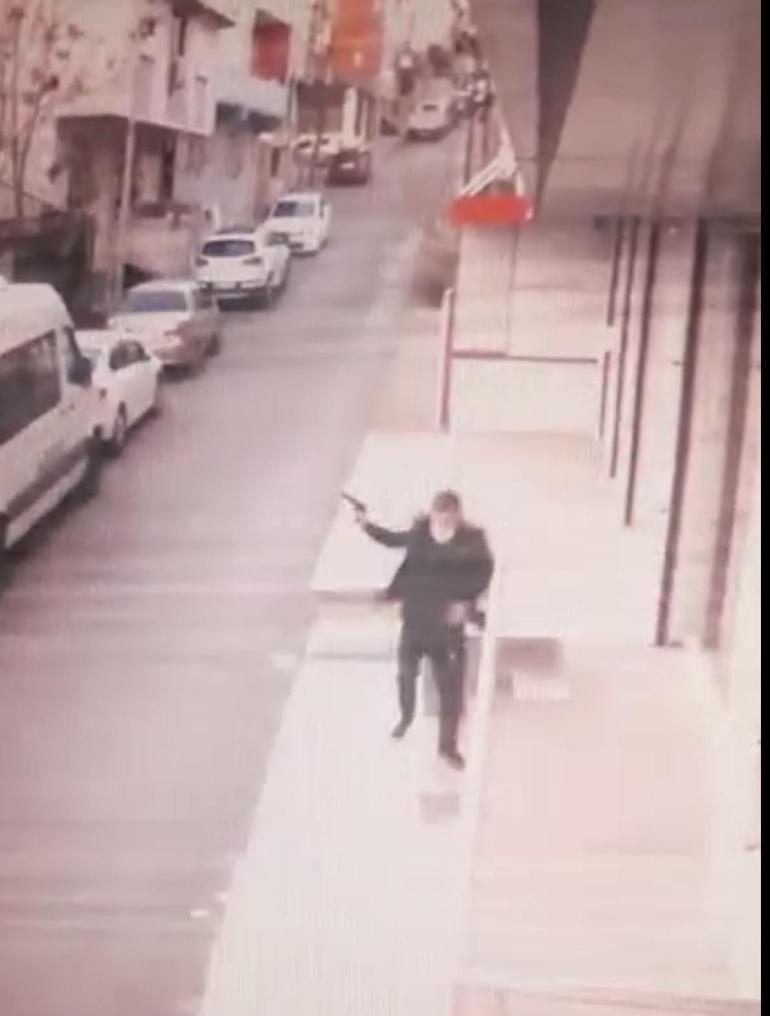 He asked the businessman, he killed his bodyguard when he couldn't find him.  The moment of the murder is on camera ...