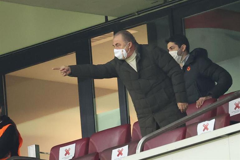 Fatih Terim, Galatasaray-Antalyaspor maçında çılgına döndü!