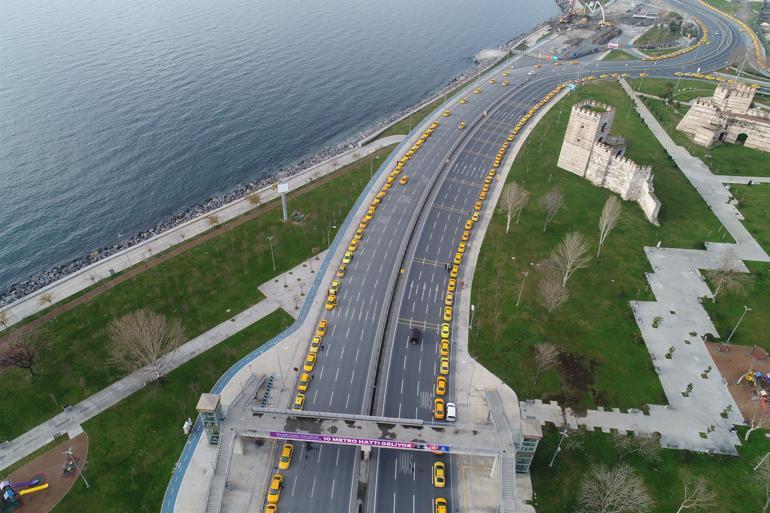 Üçüncü gününde de kuyruk sürüyor! Yenikapı'dan Kazlıçeşme'ye kadar sıraya girdiler