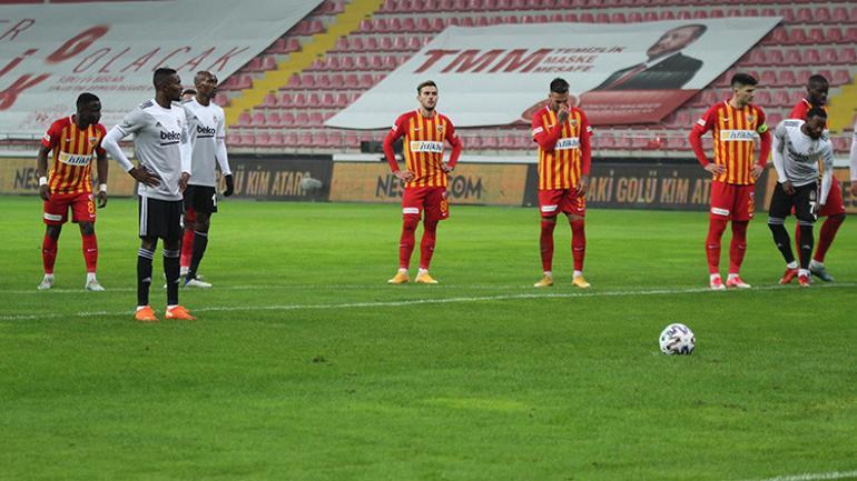 Kayserispor-Beşiktaş maçında tarihe geçti Fırat Aydınus ve Cüneyt Çakırın kararı sonrası...