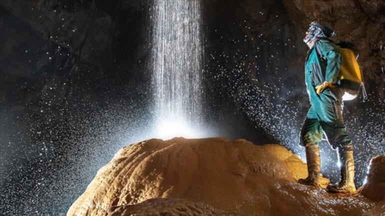 Bilim insanları mağaralarda yeni canlı türlerini keşfediyor
