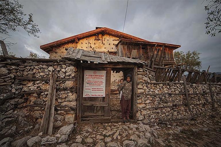 Yıllara meydan okuyan tarihi 'düğmeli evler' restorasyonla ayağa kaldırılıyor