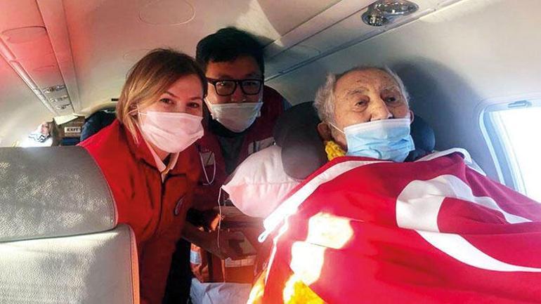 Hürriyet duyurmuştu... Prof. Dr. İlhan Başgöz, ambulans uçakla Türkiye’ye getirildi