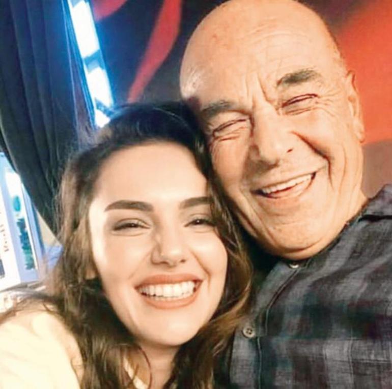 Demet Özdemir ve sevgilisi Oğuzhan Koç'tan romantik poz