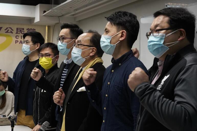 Hong Kong'da sular durulmuyor... 53 muhalif gözaltına alındı