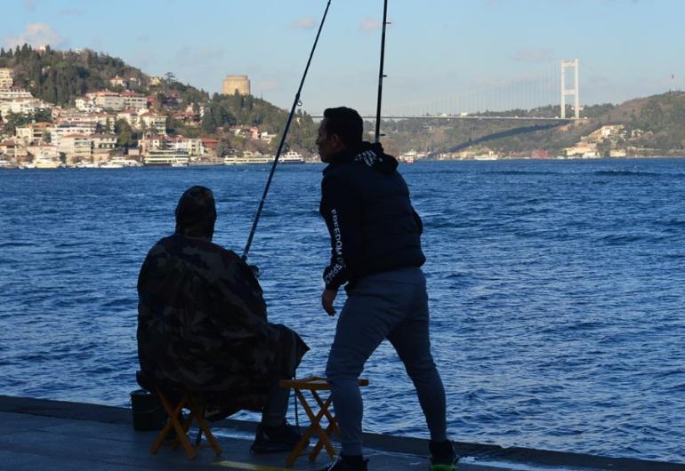 Önce koştular sonra balık tuttular! Mustafa Sandal ve Doğu Demirkol reklam filminde buluştu