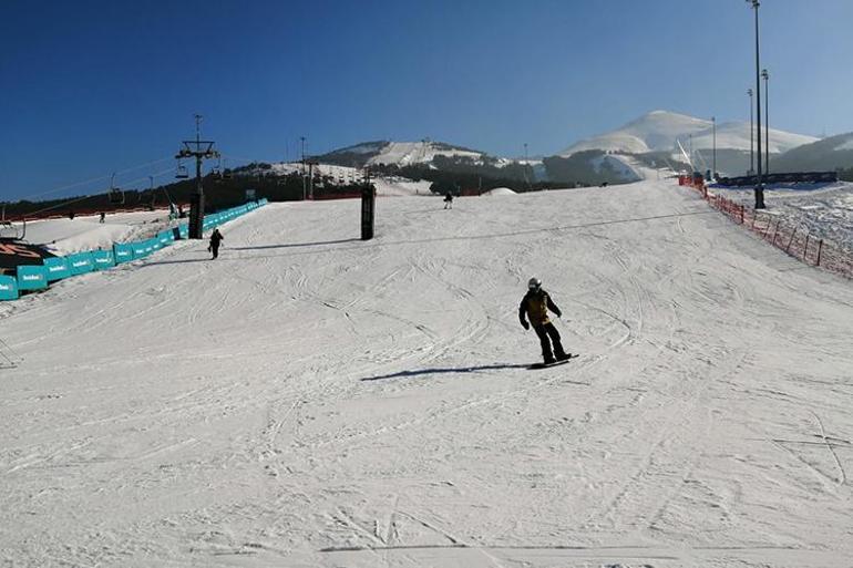 Yaşadıkları ilde kar olmadığı için Erzurum’a kayak yapmaya geldiler