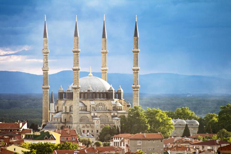 Bir Osmanlı başkentinin tüm ihtişamını taşıyor