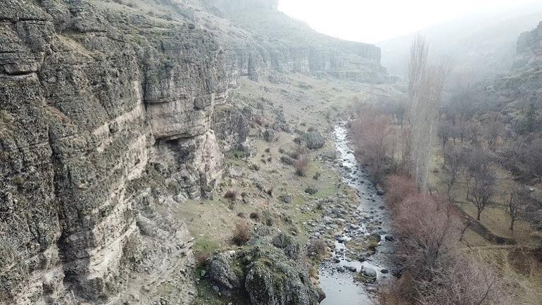 Doğanın çağrısı... Buzlu gölden bulutların üzerine