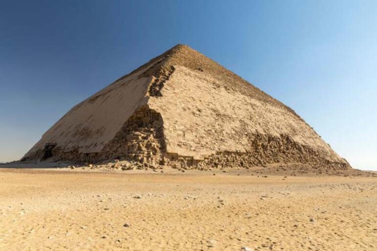 Geçmişe açılan bir pencere… Eğik piramit ve Eski Mısır'a ait gizemli kalıntılar