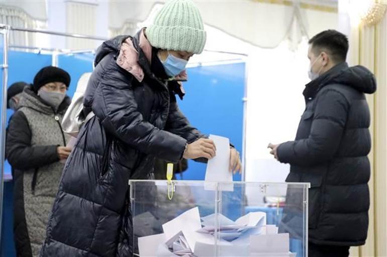 Kazakistan’da halk, parlamento seçimleri için oy kullanmaya başladı