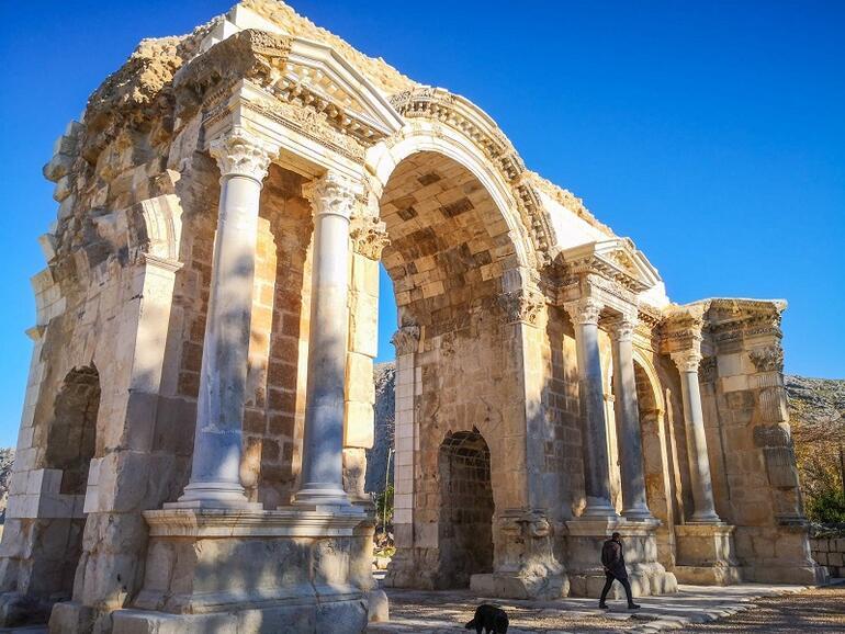 Efes'in 5 katı büyüklüğündeki antik kent: Anavarza