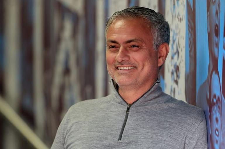 Jose Mourinho'dan Fenerbahçe'nin gündemindeki Mesut Özil'e cevap!