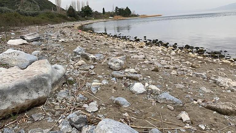 Göl çekilince efsanedeki kayıp şehir ortaya çıkmaya başladı