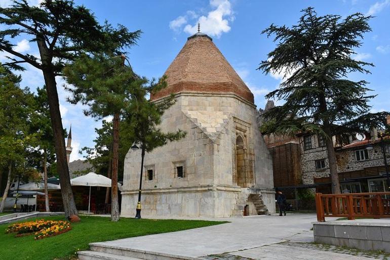 Bir Bozkır Masalı: Sivrihisar