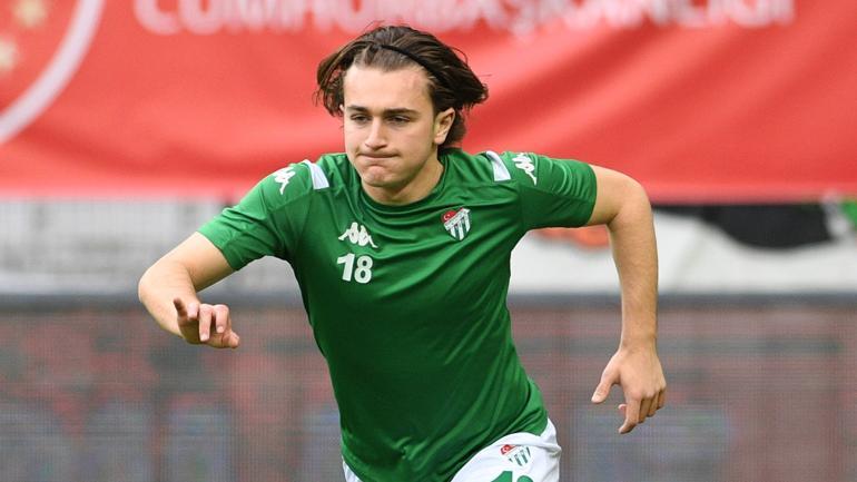 Bursaspor’da Ali Akman belirsizliği! Sözleşme yenilemeye yanaşmıyor...