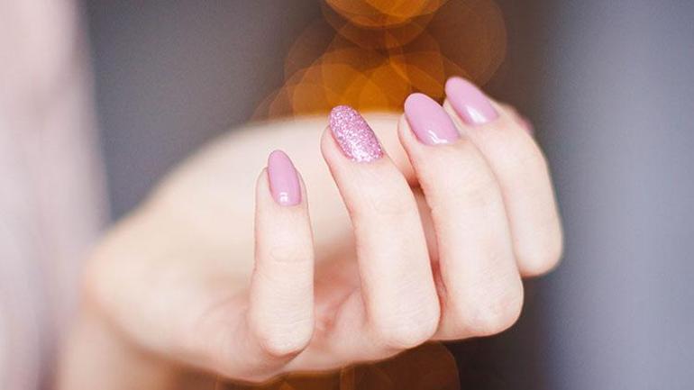 Tırnaklarınızı İhmal Etmeyin Evde Yapılabilecek ‘Nail Art’ Fikirleri