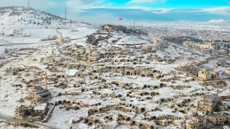 Kar altındaki Kayaşehir, eşsiz manzarasıyla hayran bıraktı