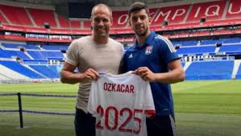 Olympique Lyonlu Cenk Özkaçar'ın babası Engin Özkaçar: 3 sene sonra Premier Lig'de oynamalı