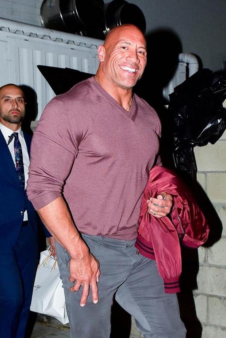 Hollywood Un En Zengin Aktoru Dwayne Johnson Havuzlu Ciftlik Evini Zararina Satiyor Son Dakika Magazin Haberleri