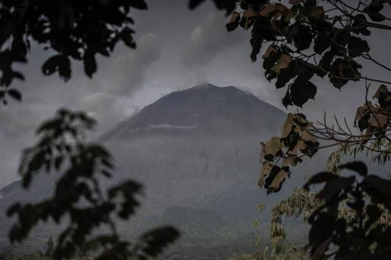 Endonezya'daki Merapi Yanadağı tekrar faaliyete geçti