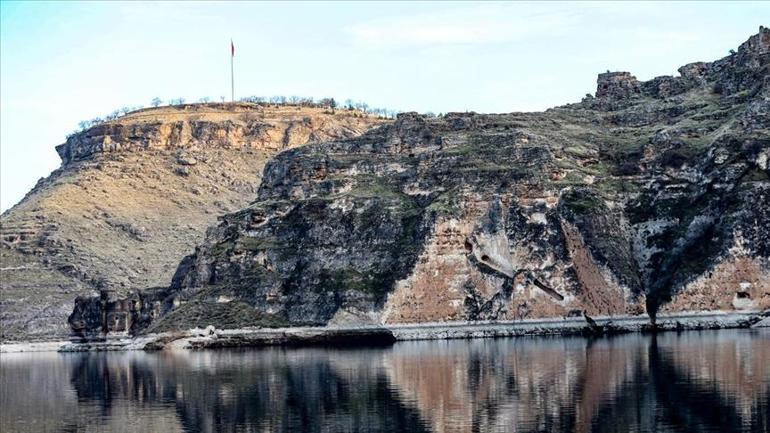 Yıllara meydan okuyan Eğil Kalesi ve kral mezarları UNESCO yolunda