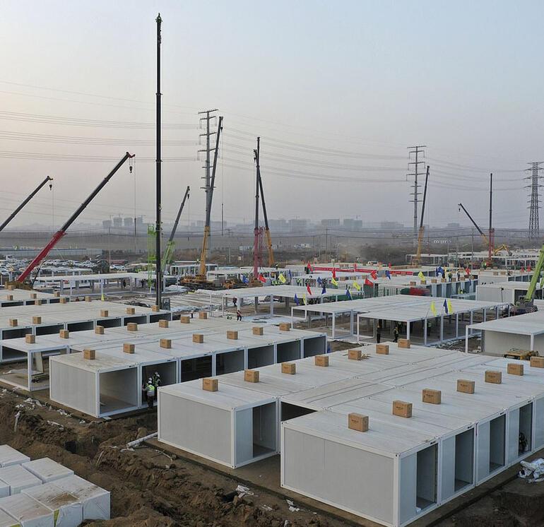 Çin binlerce kişilik karantina merkezleri inşa ediyor
