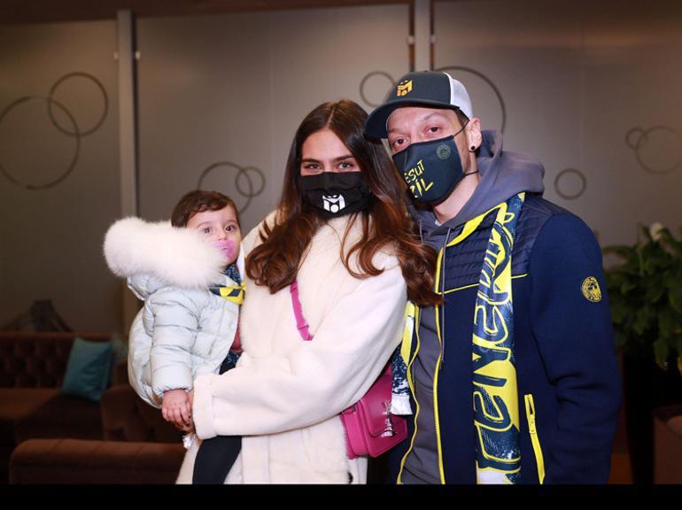 Mesut Özil, Falcao’yu sollayıp yeni 1 numara olacak