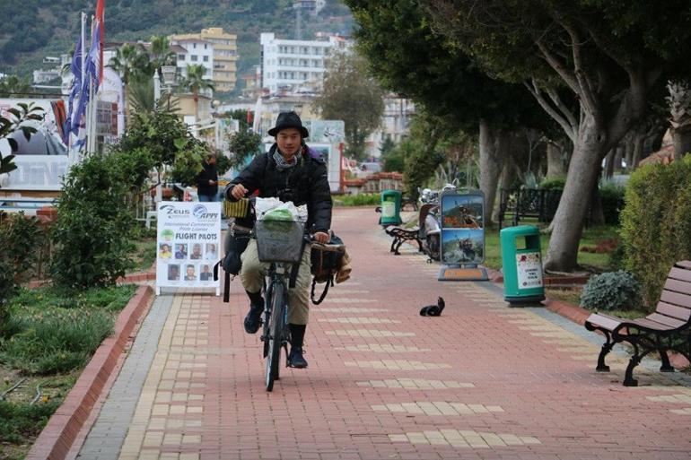 Bisikletiyle dünyayı gezen Japon fotoğrafçı Alanya turunu havadan yaptı