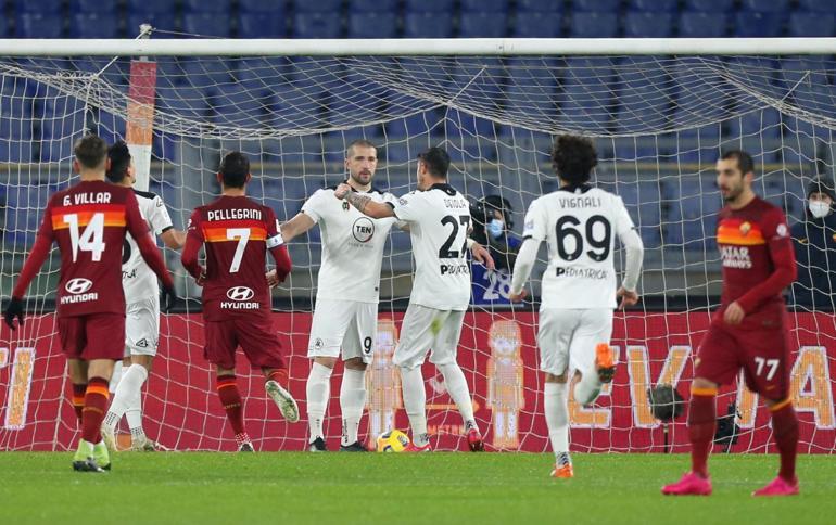 İtalya'da büyük skandal! Roma, oyuncu değişiklik hatası yapınca...