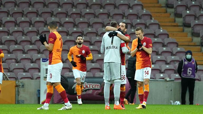 Galatasaray-Denizlispor maçına damga vuran olay Fernando Muslera ve Feghouli...