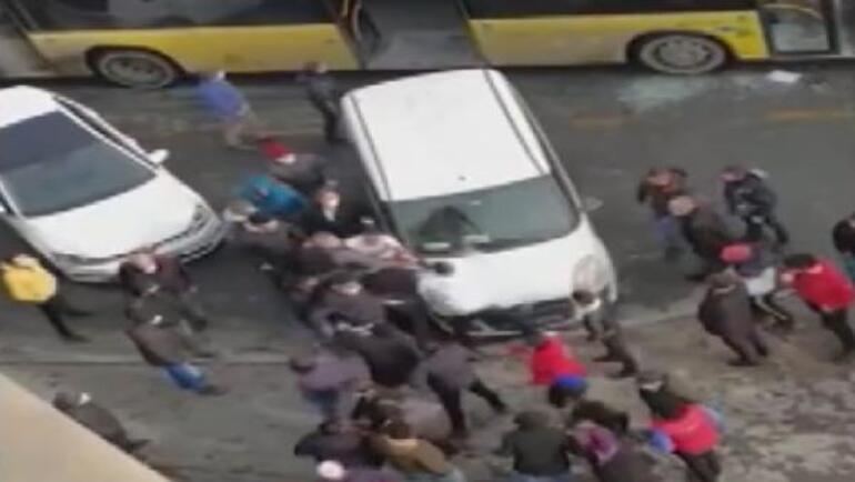 İstanbulda İETT şoförüne saldırı Ortalık karıştı