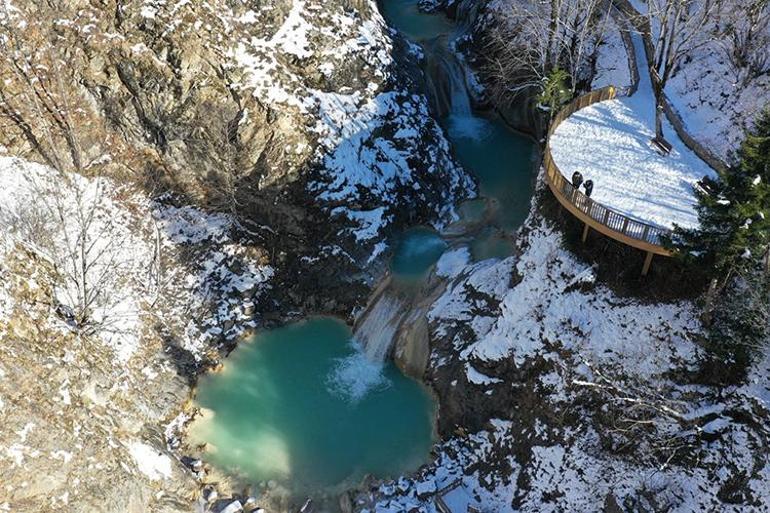 Beyaza bürünen yaylalar, tabiat parkları ve göller hayran bırakıyor