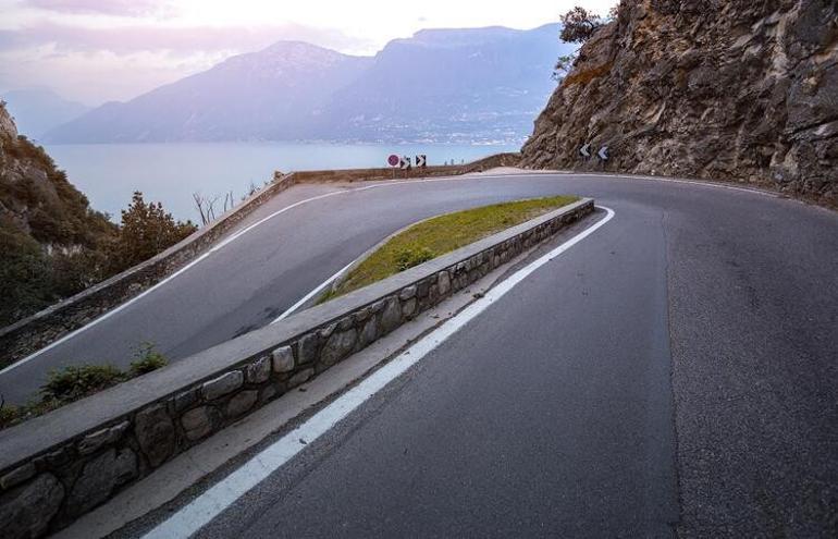 Dünyanın adrenalin dolu en ilginç yolları… Listede Türkiye’den de çok şaşıracağınız bir yer var