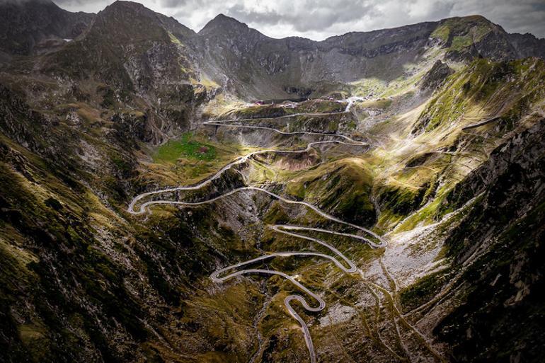 Dünyanın adrenalin dolu en ilginç yolları… Listede Türkiye’den de çok şaşıracağınız bir yer var