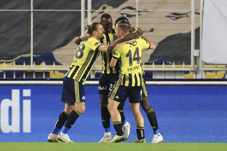 Fenerbahçede Dimitris Pelkas alev aldı Mesut Özil ile...